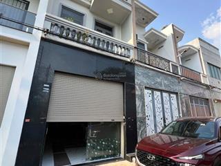 Bán nhà 1 trệt 2 lầu sổ thổ cư hoàn công, diện tích sàn 200m2, giá 4,65 tỷ.  0794 290 ***