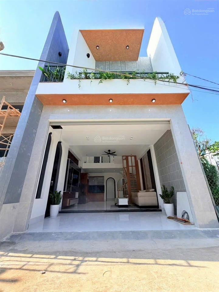 Bán nhà sổ riêng thổ cư 1trệt1lầu sân oto cách trường học tân phong 100m gia 3,550  0794 290 ***