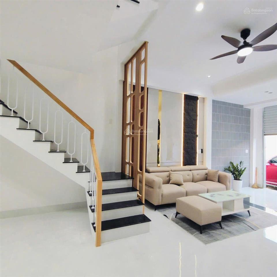 Bán nhà sổ riêng thổ cư 1trệt1lầu sân oto cách trường học tân phong 100m gia 3,550  0794 290 ***