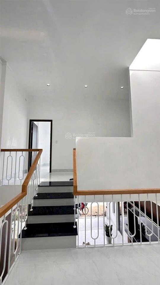 Bán nhà sổ riêng thổ cư 1trệt1lầu sân oto cách trường học tân phong 100m gia 3,550  0794 290 ***