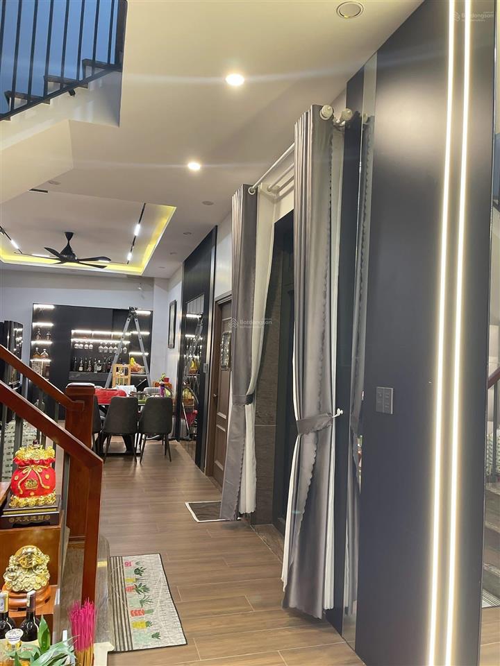 Bán nhà 8,2x22m sổ thổ cư thuộc khu dân cư tân phong 1trệt 1lầu, giá 8,2tỷ.  0794 290 ***