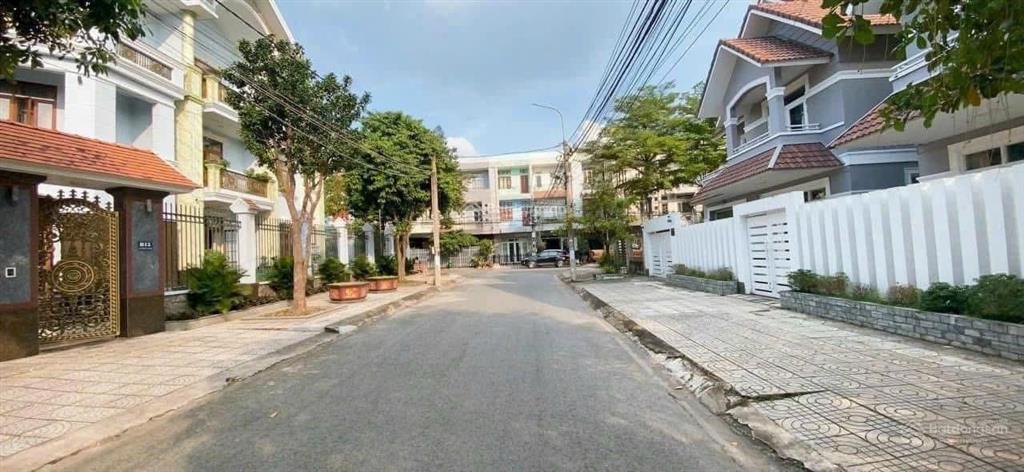 Bán đất sổ đỏ thổ cư 114m2 đường nhựa 5m cách đường đồng khởi 200m giá 3 tỷ  0794 290 ***