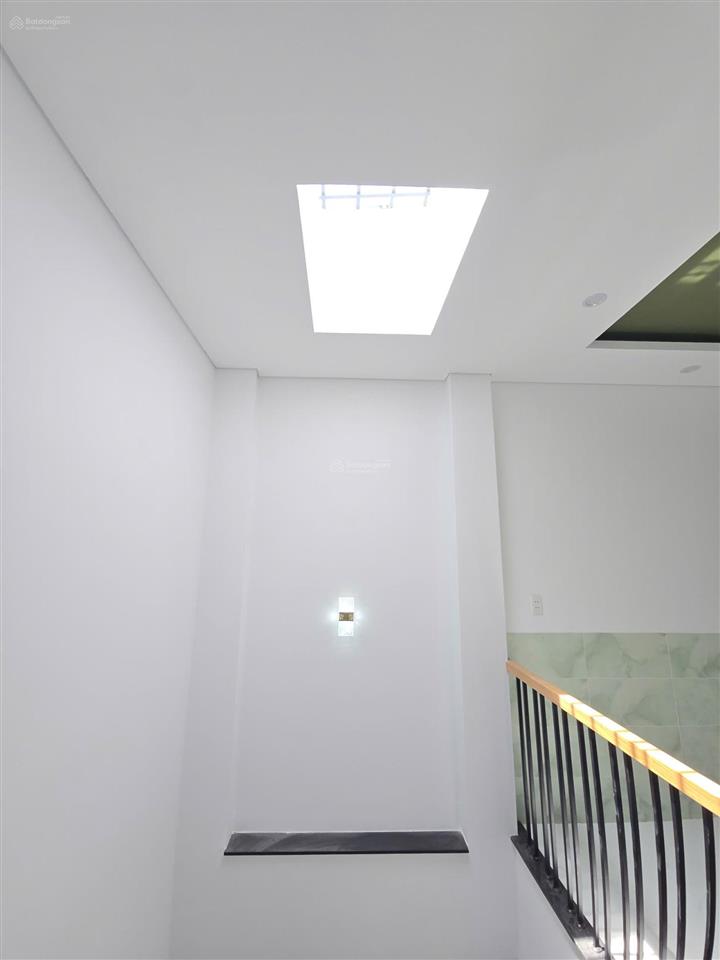 Bán nhà 1trệt1lầu sổ riêng thổ cư ,hoàn công diện tích 4x16 gia 3,6tỷ  0794 290 ***