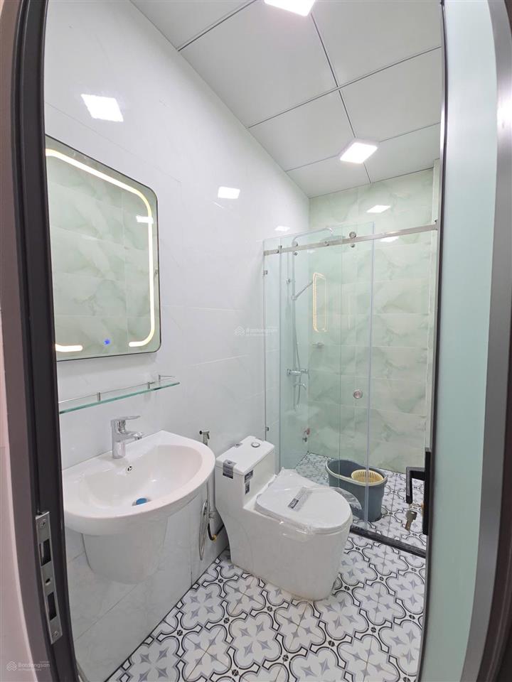 Bán nhà 1trệt1lầu sổ riêng thổ cư ,hoàn công diện tích 4x16 gia 3,6tỷ  0794 290 ***
