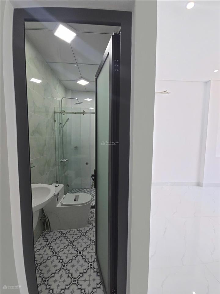 Bán nhà 1trệt1lầu sổ riêng thổ cư ,hoàn công diện tích 4x16 gia 3,6tỷ  0794 290 ***