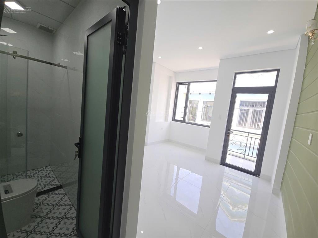 Bán nhà 1trệt1lầu sổ riêng thổ cư ,hoàn công diện tích 4x16 gia 3,6tỷ  0794 290 ***