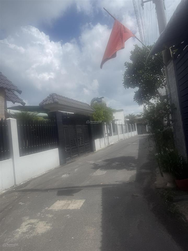 Bán đất sổ riêng thổ cư 5,5x25m, ô tô hẻm thông cách đường đồng khởi 200m, 2 tỷ 850.  0794 290 ***