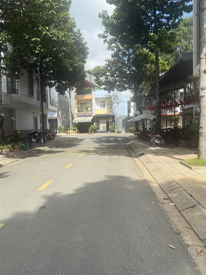 Bán đất sổ riêng thổ cư thuộc d2d 4,2x20, giá 6,2 tỷ