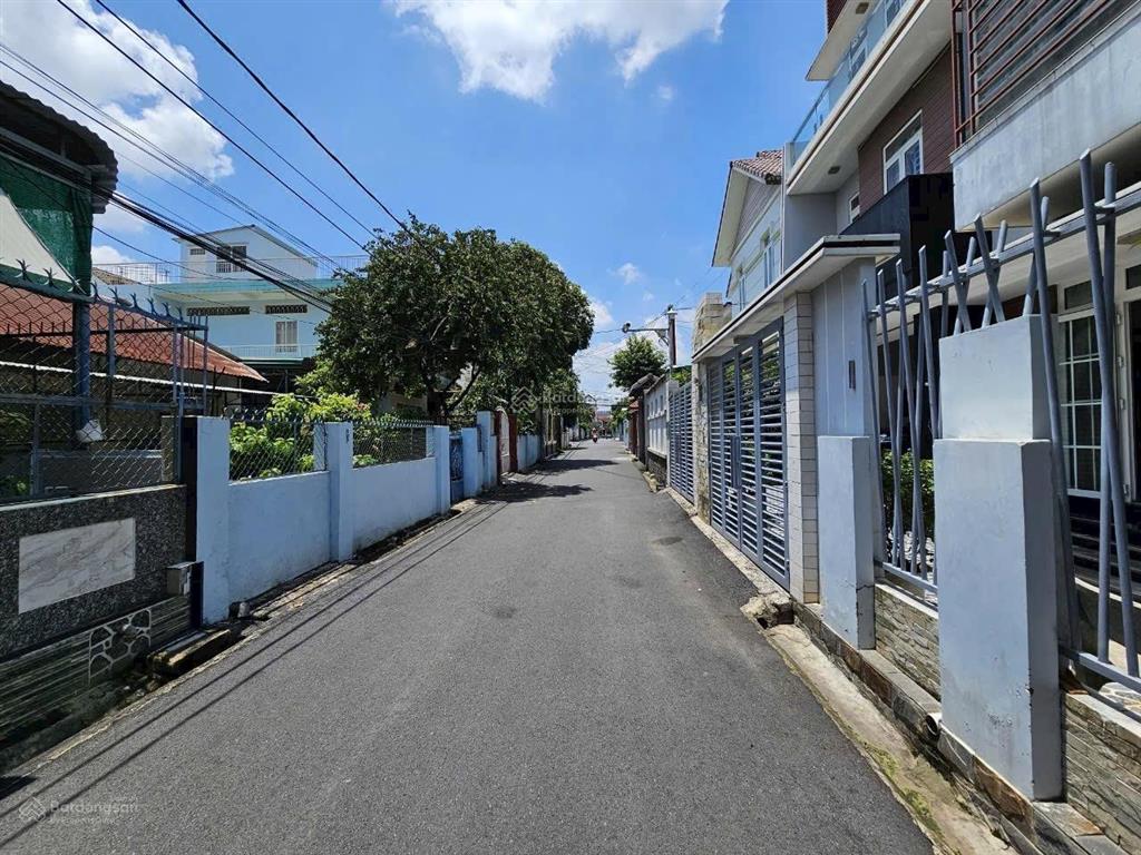 Bán nhà góc 2 mặt tiền sổ riêng thổ cư 7x18 nhà mái thái giá 5,9 tỷ  0794 290 ***