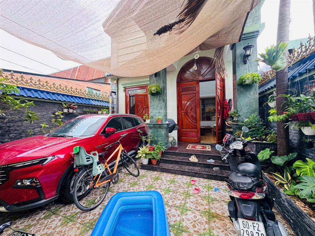 Bán nhà góc 2 mặt tiền sổ riêng thổ cư 7x18 nhà mái thái giá 5,9 tỷ  0794 290 ***