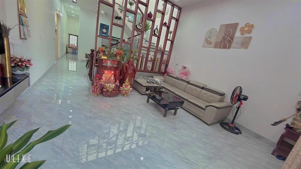 Bán nhà 1 trệt 1 lầu sổ riêng thổ cư 5,2x23 4p. ngủ  0794 290 ***