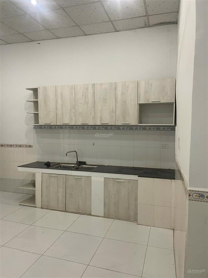 Bán nhà sổ thổ cư 1 trệt 1 lầu 5x27 cách chợ 26 100m giá 4,5 tỷ  0794 290 ***