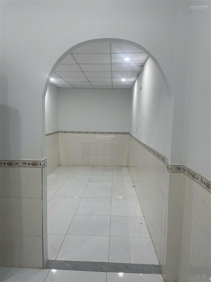 Bán nhà sổ thổ cư 1 trệt 1 lầu 5x27 cách chợ 26 100m giá 4,5 tỷ  0794 290 ***