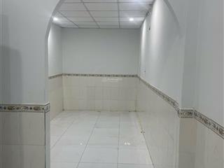 Bán nhà sổ thổ cư 1 trệt 1 lầu 5x27 cách chợ 26 100m giá 4,5 tỷ  0794 290 ***