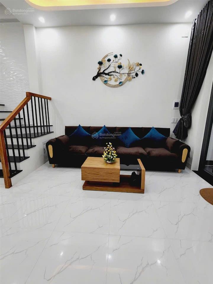 Bán nhà 1 trệt 1 lầu sổ riêng thổ cư đường nhựa 7m cách chợ 100m giá 4,7 tỷ kh 0794 290 ***