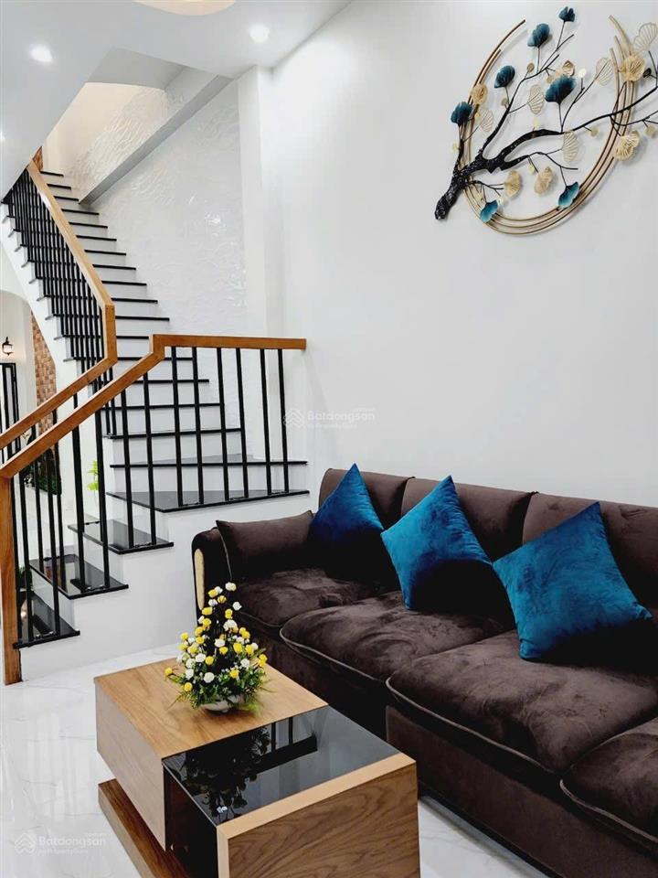 Bán nhà 1 trệt 1 lầu sổ riêng thổ cư đường nhựa 7m cách chợ 100m giá 4,7 tỷ kh 0794 290 ***