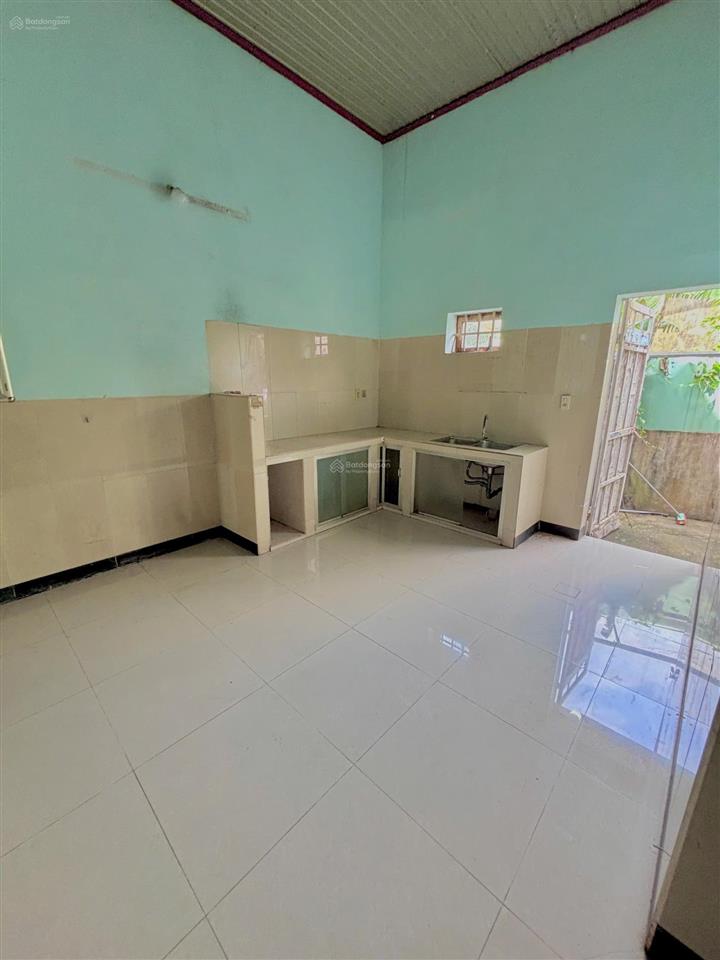 Bán nhà cấp 4 sát khu biệt thự tân phong 5x21 sổ thổ cư đường 6m giá 3.850  0794 290 ***