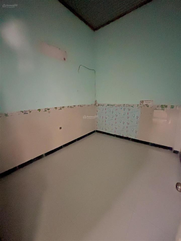 Bán nhà cấp 4 sát khu biệt thự tân phong 5x21 sổ thổ cư đường 6m giá 3.850  0794 290 ***