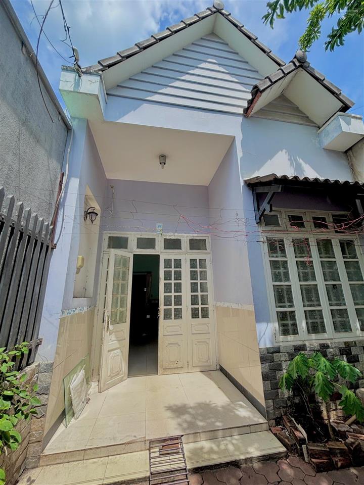 Bán nhà cấp 4 sát khu biệt thự tân phong 5x21 sổ thổ cư đường 6m giá 3.850  0794 290 ***