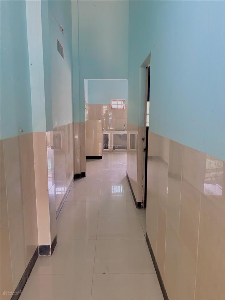 Bán nhà cấp 4 sát khu biệt thự tân phong 5x21 sổ thổ cư đường 6m giá 3.850  0794 290 ***