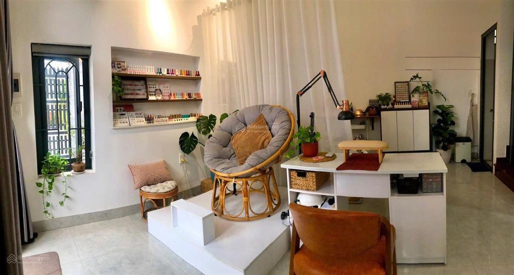 Bán nhà sổ thổ cư 1 trệt 2 lầu hoàn công 62m2 (dtsd 120m2) giá4,1tỷ  0794 290 ***