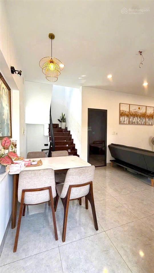 Bán nhà sổ thổ cư 1 trệt 2 lầu hoàn công 62m2 (dtsd 120m2) giá4,1tỷ  0794 290 ***