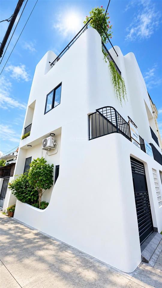 Bán nhà sổ thổ cư 1 trệt 2 lầu hoàn công 62m2 (dtsd 120m2) giá4,1tỷ  0794 290 ***