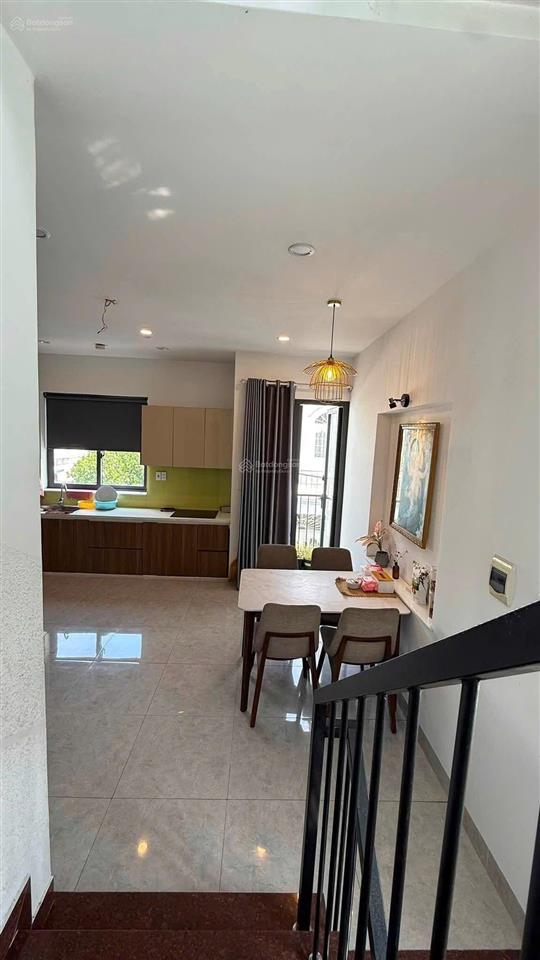 Bán nhà sổ thổ cư 1 trệt 2 lầu hoàn công 62m2 (dtsd 120m2) giá4,1tỷ  0794 290 ***