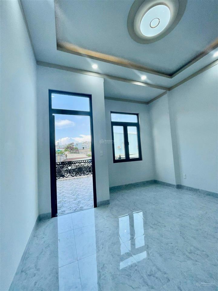 Bán nhà sổ thổ cư 1 trệt 1 lầu 109m2 cách chợ 26 100m giá 3.6 tỷ thương lượng  0794 290 ***