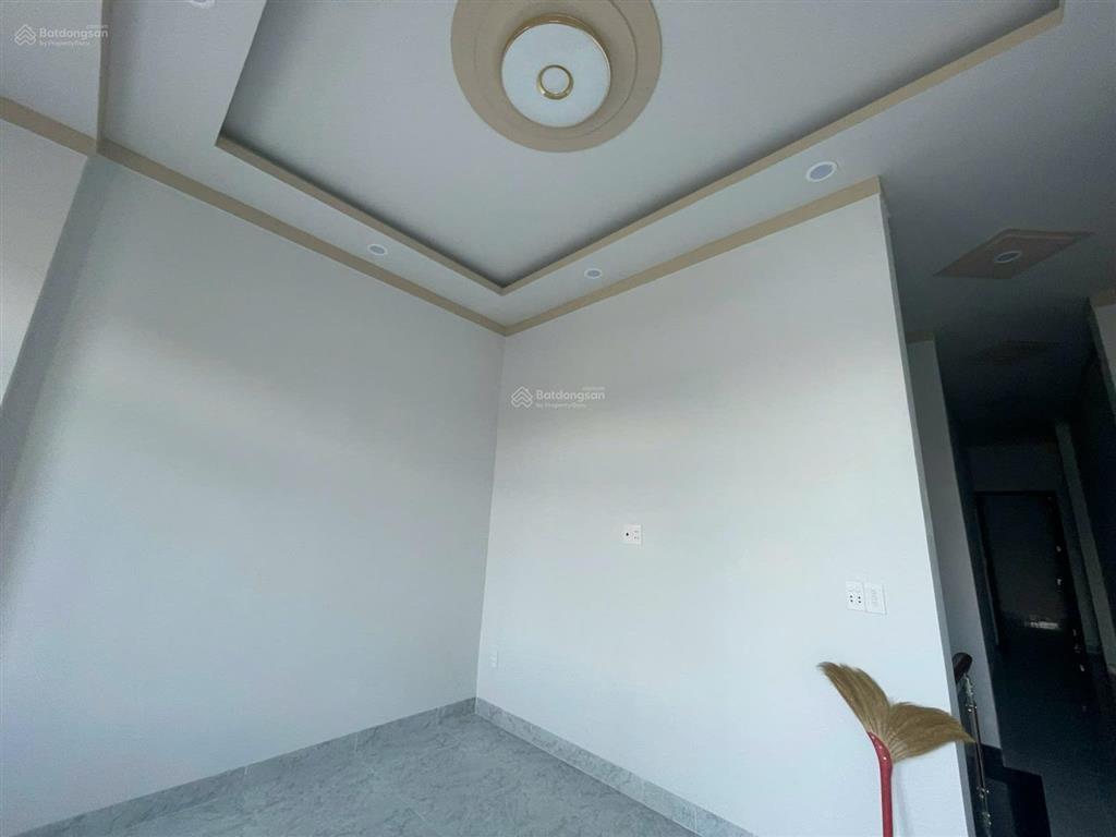 Bán nhà sổ thổ cư 1 trệt 1 lầu 109m2 cách chợ 26 100m giá 3.6 tỷ thương lượng  0794 290 ***
