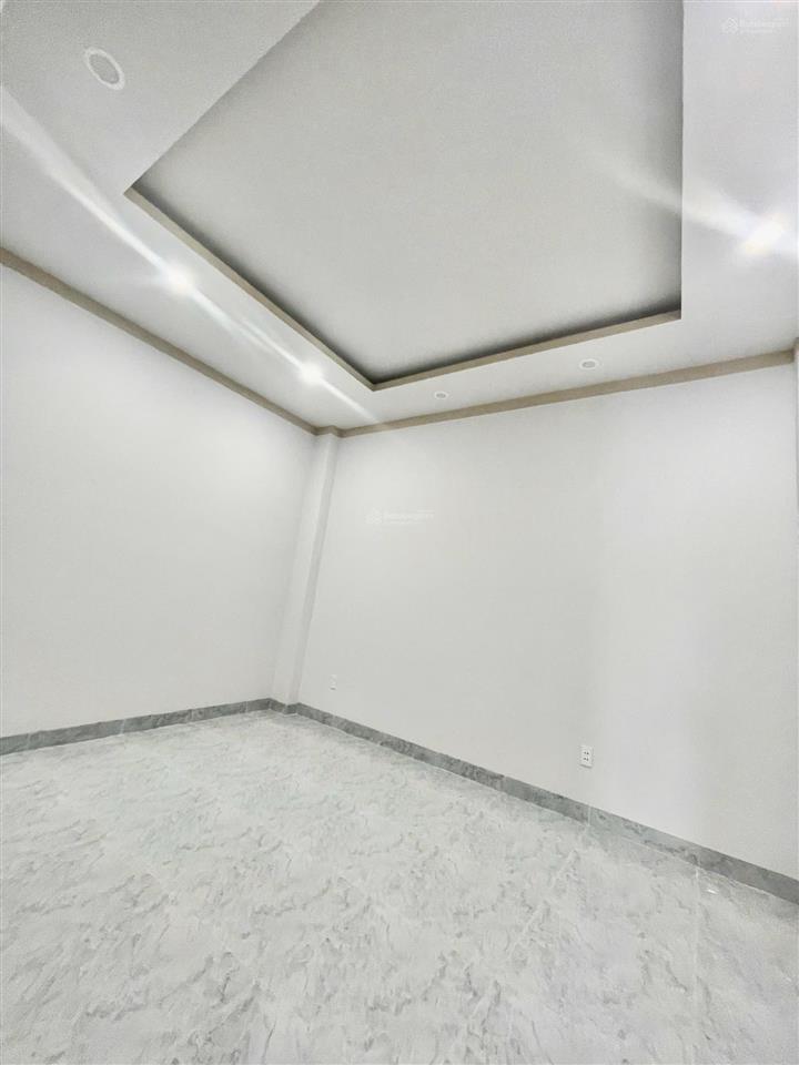 Bán nhà sổ thổ cư 1 trệt 1 lầu 109m2 cách chợ 26 100m giá 3.6 tỷ thương lượng  0794 290 ***