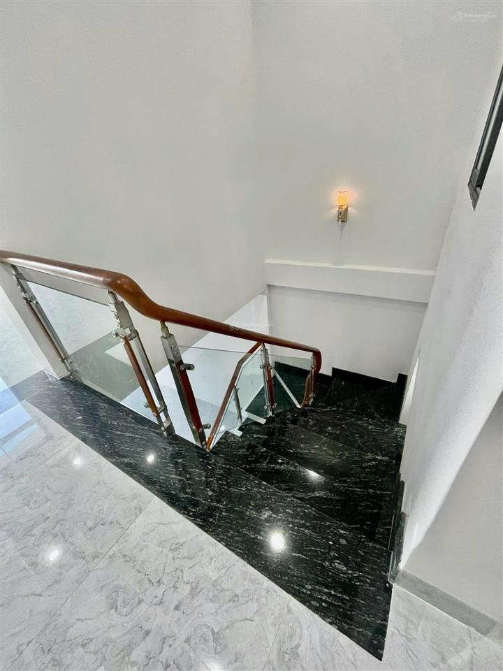 Bán nhà sổ thổ cư 1 trệt 1 lầu 109m2 cách chợ 26 100m giá 3.6 tỷ thương lượng  0794 290 ***