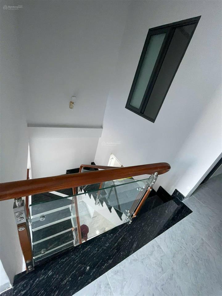 Bán nhà sổ thổ cư 1 trệt 1 lầu 109m2 cách chợ 26 100m giá 3.6 tỷ thương lượng  0794 290 ***
