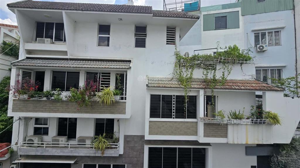 Mua nhà tặng phòng thu âm chuyên nghiệp tại nơ trang long