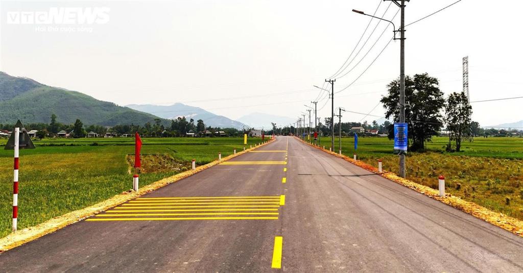Bán lô đất ngay ngã tư cây xăng dầu số 2 tuyến đi ql19  kcn becamex vsip, nhơn tân cũ