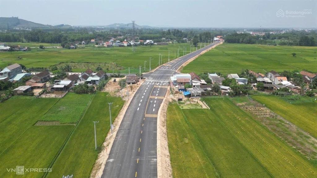 Bán lô đất ngay ngã tư cây xăng dầu số 2 tuyến đi ql19  kcn becamex vsip, nhơn tân cũ
