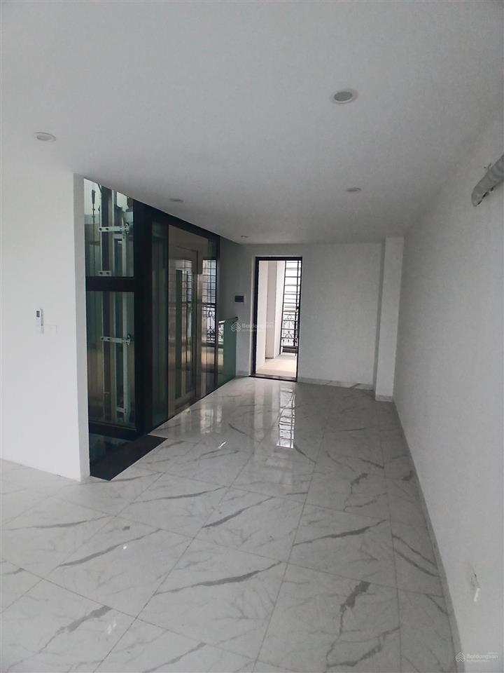 Cho thuê nhà riêng 75m x 5 tầng thang máy , xe tải vào tận cửa tại đại kim, nguyễn xiển, themanor