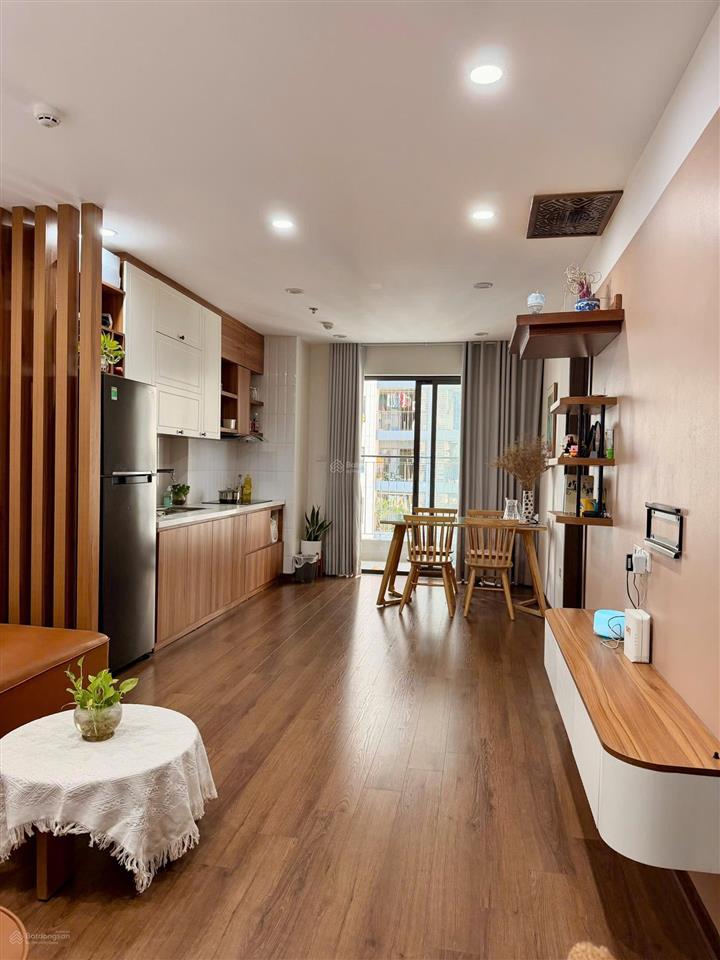Bán căn hộ chung cư 2n2wc giá 3,550 tỷ full đồ t4 thăng long capital