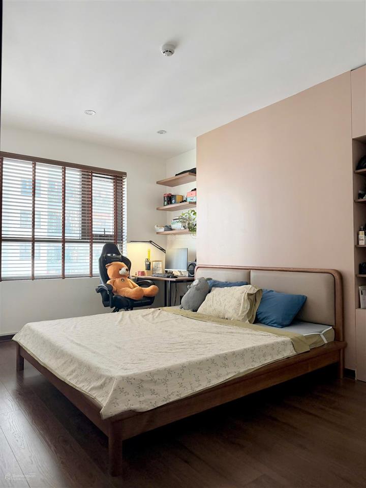 Bán căn hộ chung cư 2n2wc giá 3,550 tỷ full đồ t4 thăng long capital