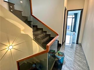 Siêu phẩm nhà mt dã tượng p.chánh hưng q8 nhà mới 4 tầng 6pn dài 18.3m 10.8 tỷ