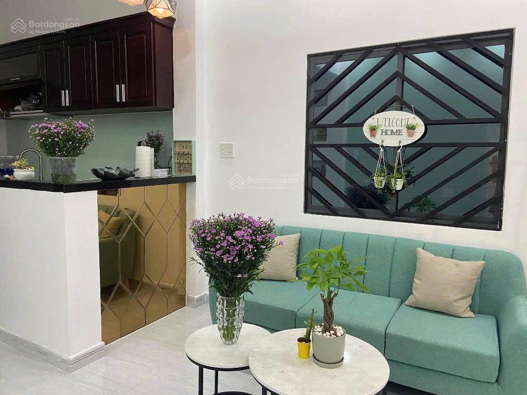 Tâm 0909 428 ***  căn góc ngang 4,3m, 3 lầu đúc, hẻm đẹp âu dương lân p3  q8