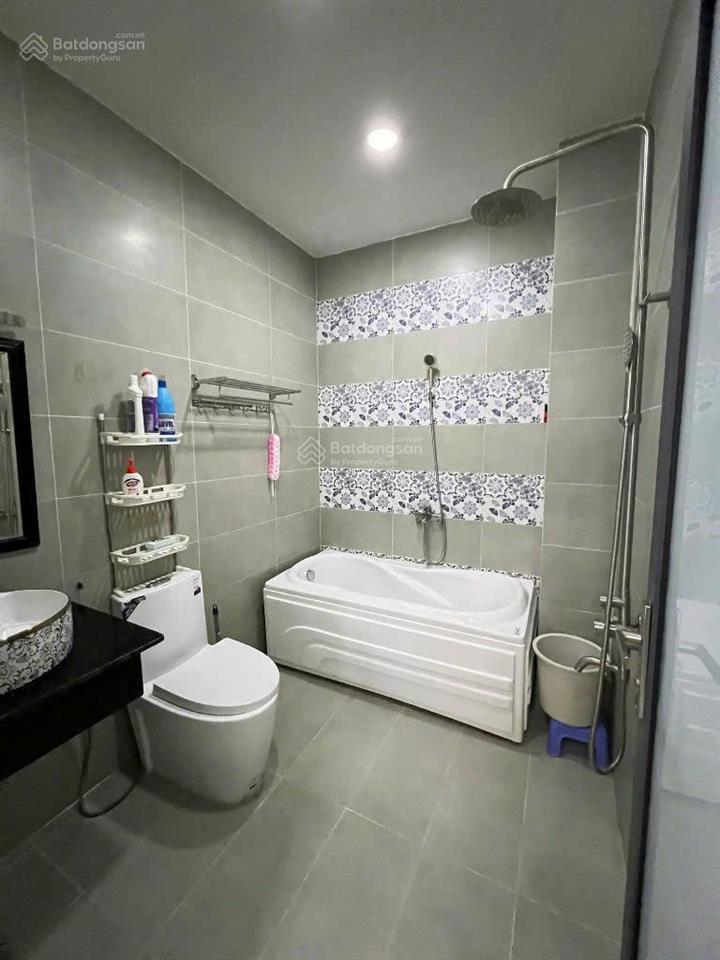 Tâm 0909 428 ***  căn góc ngang 4,3m, 3 lầu đúc, hẻm đẹp âu dương lân p3  q8