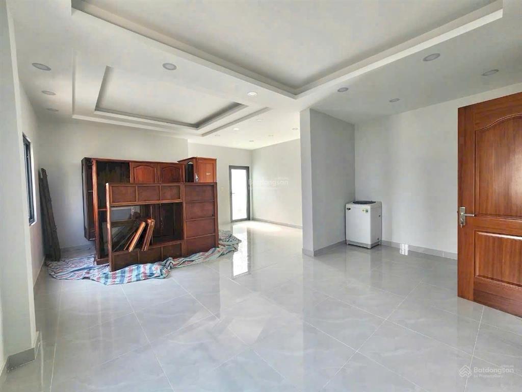 Tâm 0909 428 ***  nhà hxh tạ quang bửu q8 116,5m2 1 trệt 3 lầu 5pn nở hậu shr  giá tốt