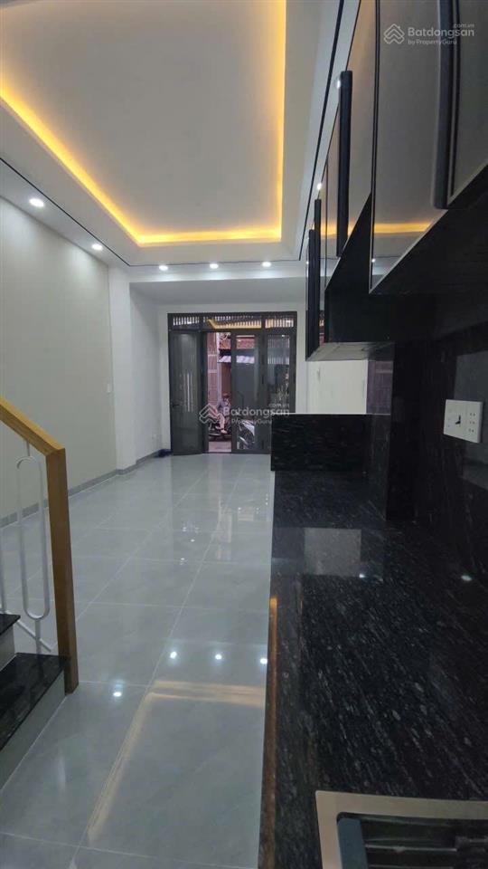 Tâm 0909 428 ***  nhà mới hxh âu dương lân q8, 3.3x10m nở hậu 4m, 4 tầng, gần chữ y, giá 6.4 tỷ