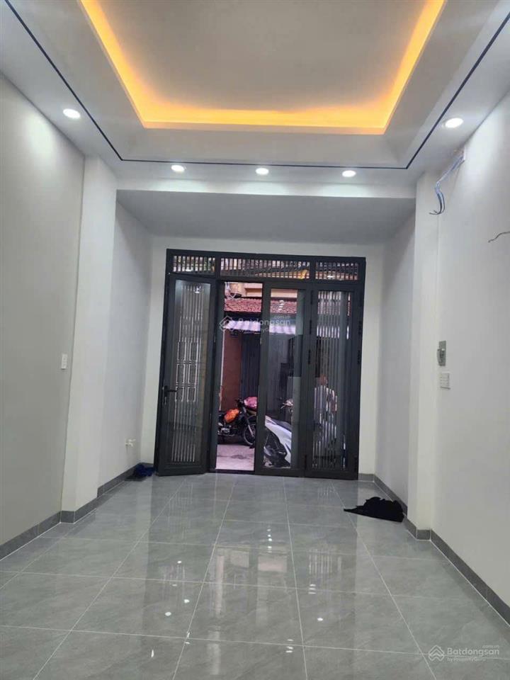 Tâm 0909 428 ***  nhà mới hxh âu dương lân q8, 3.3x10m nở hậu 4m, 4 tầng, gần chữ y, giá 6.4 tỷ