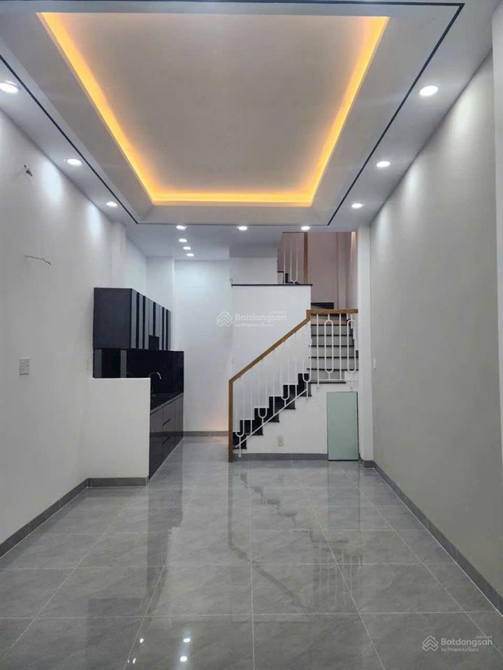 Tâm 0909 428 ***  nhà mới hxh âu dương lân q8, 3.3x10m nở hậu 4m, 4 tầng, gần chữ y, giá 6.4 tỷ
