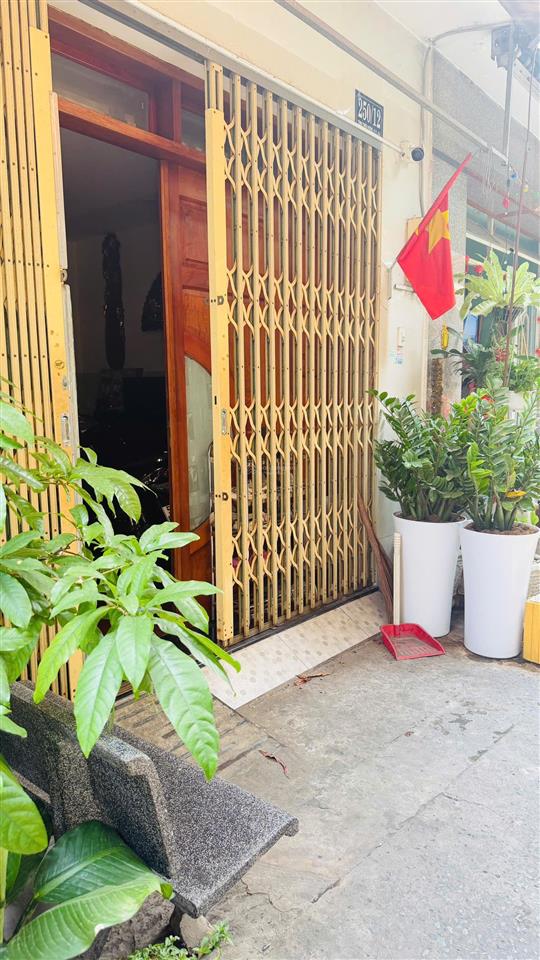 Tâm 0909 428 ***  nhà 3 tầng tùng thiện vương q8 4x10.6m 4pn gần cầu chà và giá 5.9 tỷ