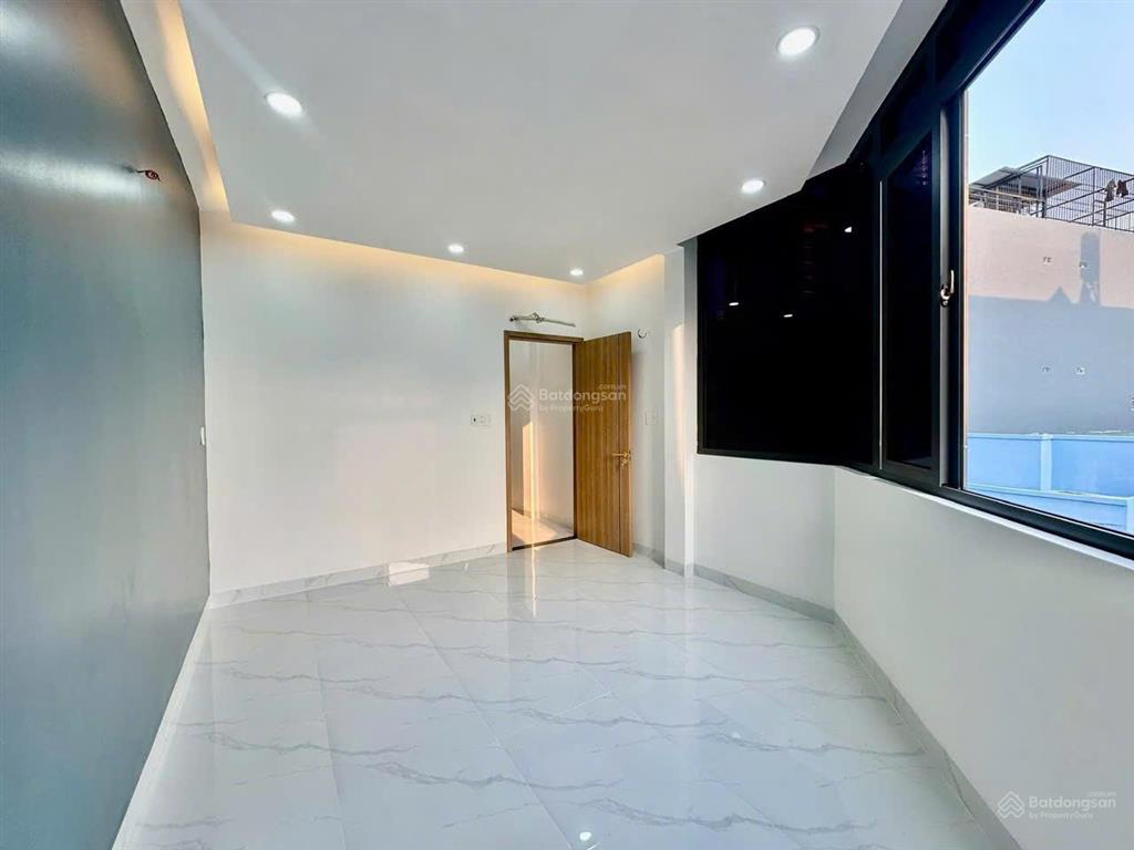 Nhà 4 tầng mới đẹp có phòng ngủ tầng trệt đường dương bá trạc p. chánh hưng