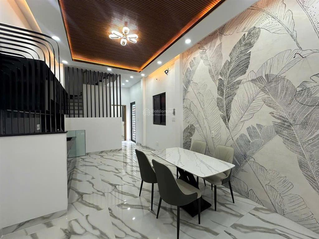 Nhà 4 tầng mới đẹp có phòng ngủ tầng trệt đường dương bá trạc p. chánh hưng