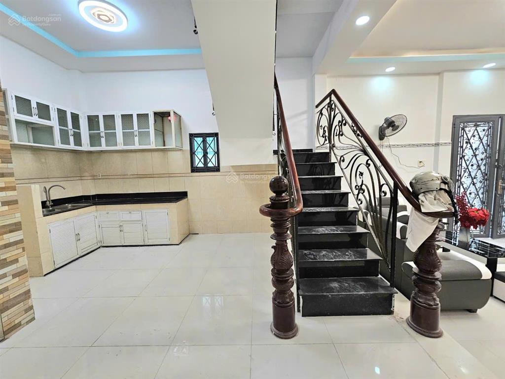 Nhà phạm thế hiển q8 ngang 9m hiếm, 1 trệt 1 lầu, 23pn, sổ hoàn công, giá 5,39 tỷ